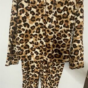 PJ Couture Microfleece Women's Pajama 2 Piece Set Cheetah Print Medium NWT
